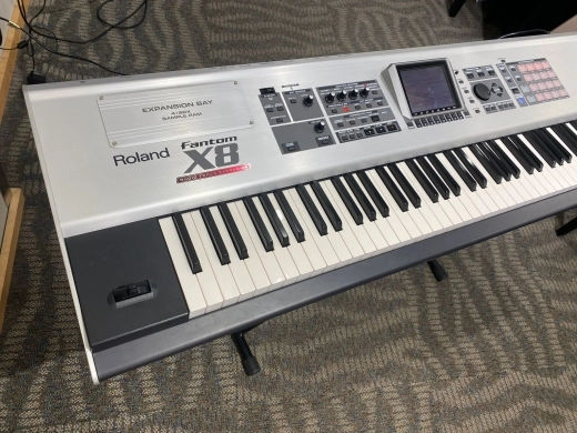 Roland Fantom-X8 2